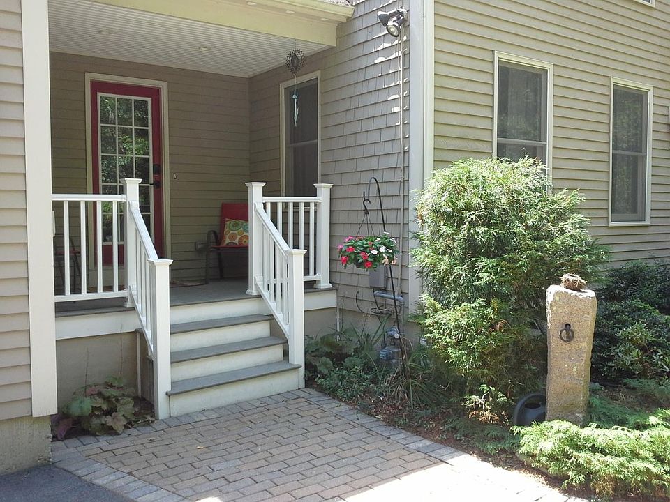 Front Entrance to Shared Mudroom