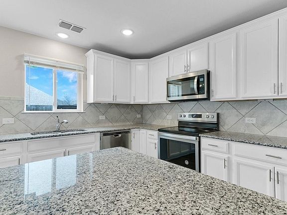 2nd image of 1117 Ainsley Ln