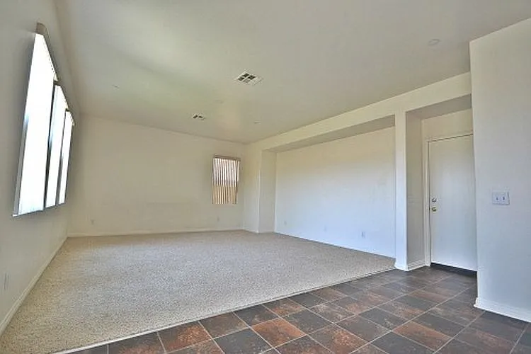 1617 Julia Way — Photo 4