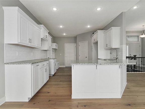 5th image of 11002 N Corrington Ave