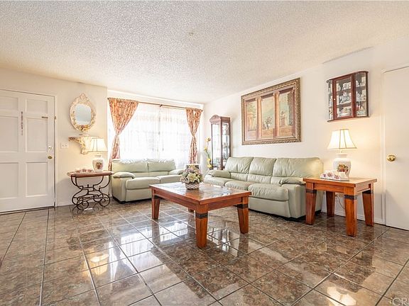 3rd image of 8020 Langdon Ave Unit 113