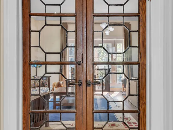 330 East 51st Street image 14 of 25