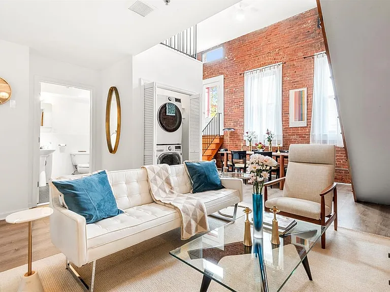 46 Irving St #2R — Photo 3