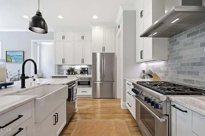 300 Plainview Ave — Photo 6