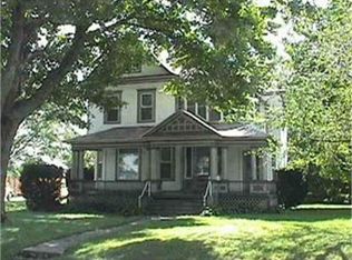 219 Franklin St, Pella, IA 50219