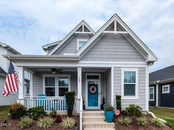 147 Village Walk Dr, Clayton, NC 27527
