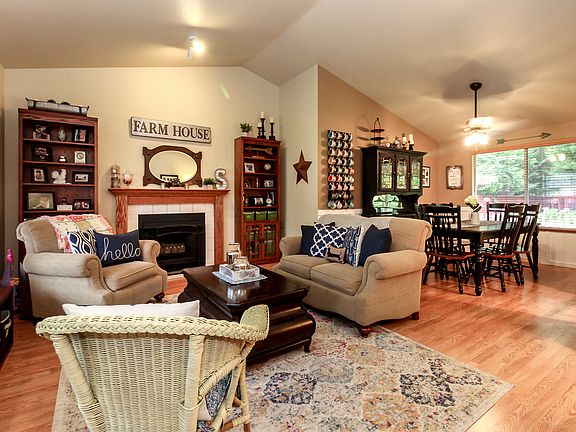 2nd image of 11019 204th Avenue Ct E