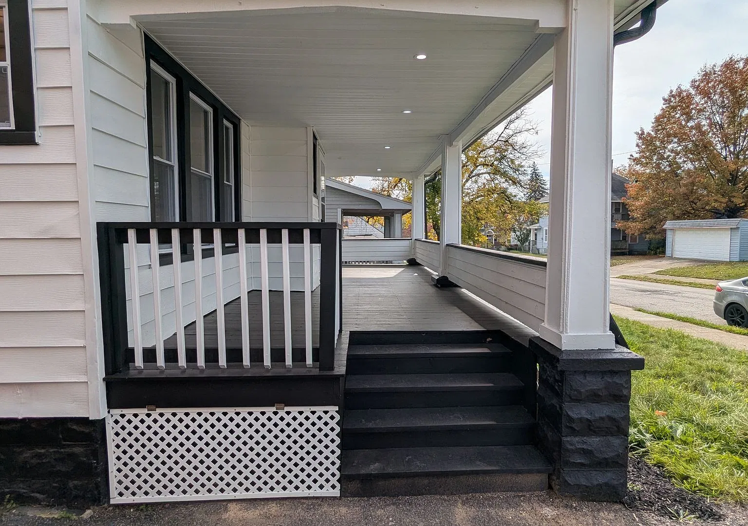 Welcome to your new home in the heart of Cleveland. This Beautifully renovated 3 bedroom 1.5 bath... — Photo 4