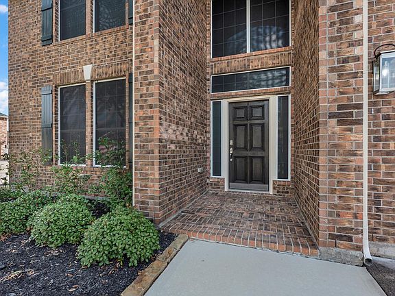 4th image of 817 Dawn Ridge Way