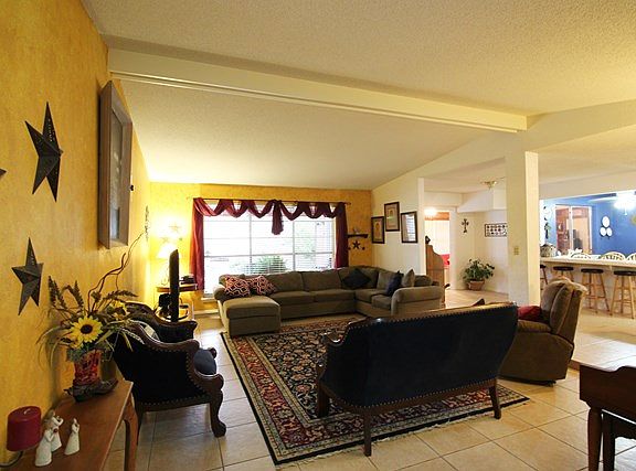 5th image of 301 W Jonquil Ave
