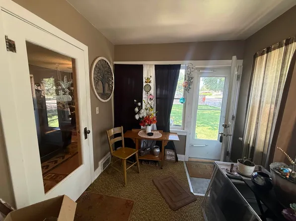612 Elm St, Dalton, NE 69131