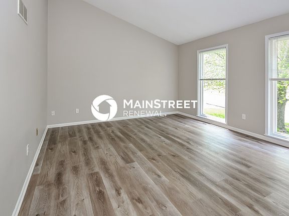 2nd image of 404 NE Station Dr