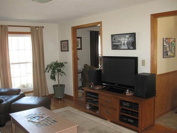 4th image of 1225 Lawnway Dr