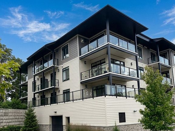 2nd image of 17 Cleave Ave #504
