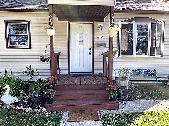 3rd image of 410 Park Dr