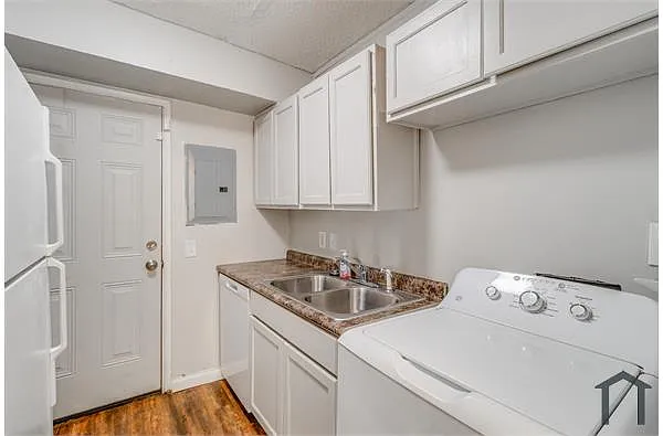 Building Photo - 320 S Beltline Blvd #4E