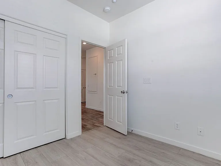 2049 Rockburne St — Photo 23