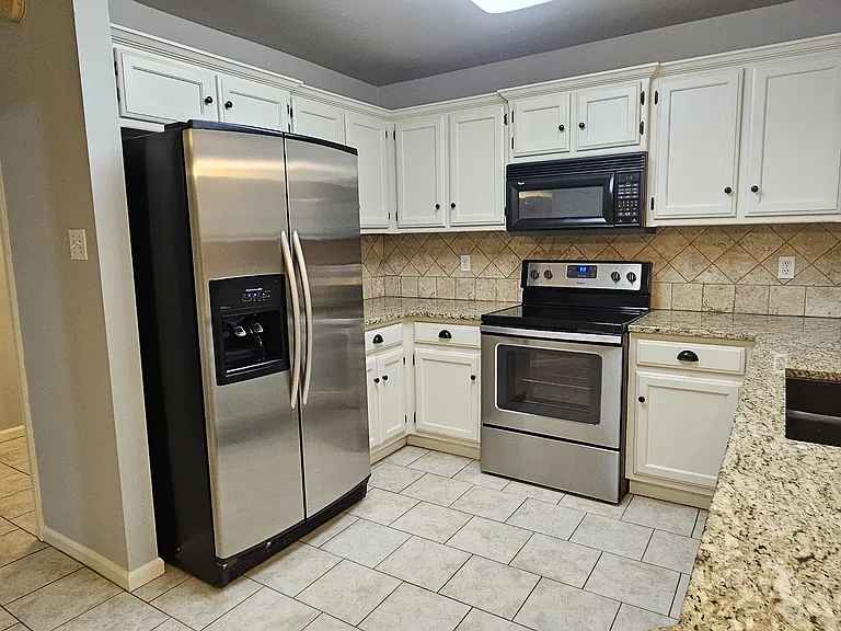 128 Plumdale Dr — Photo 2