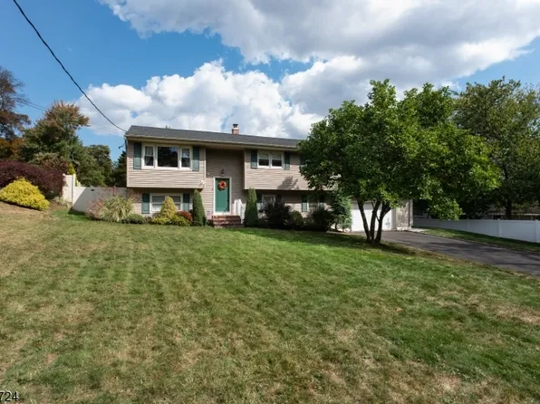 2 Linda Ln, Green Brook Twp., NJ 08812