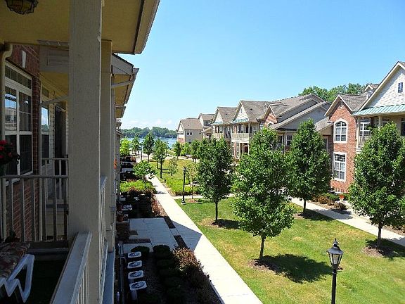 3rd image of 435 Old Pine Way #1