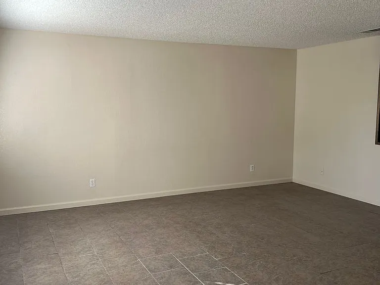 657 W Parlier Ave #126 — Photo 7