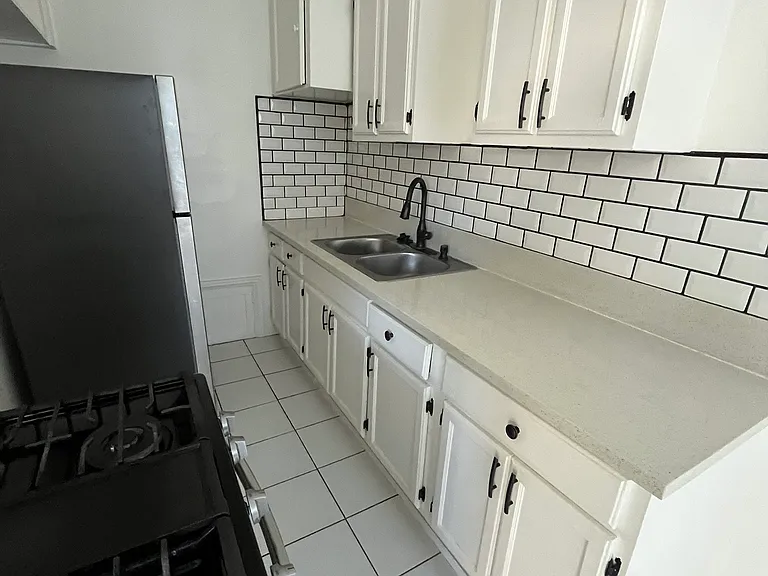1012 N Ardmore Ave #111 — Photo 7