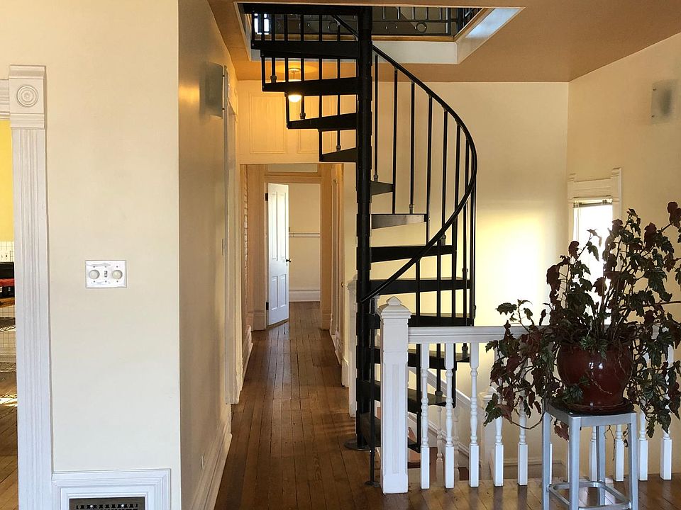 1st image of 2141 N Franklin St #2