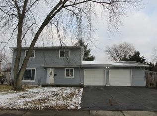 36389 N Edgewood Dr, Gurnee, IL 60031
