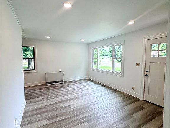 5th image of 209 Chambers St