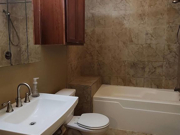5th image of 200 E 43rd St #1-304