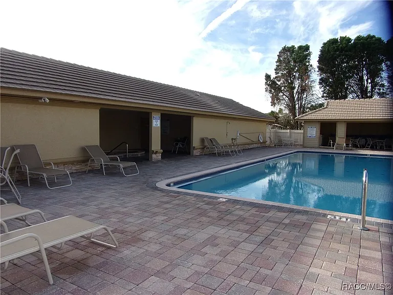 1933 W Shanelle Path — Photo 30