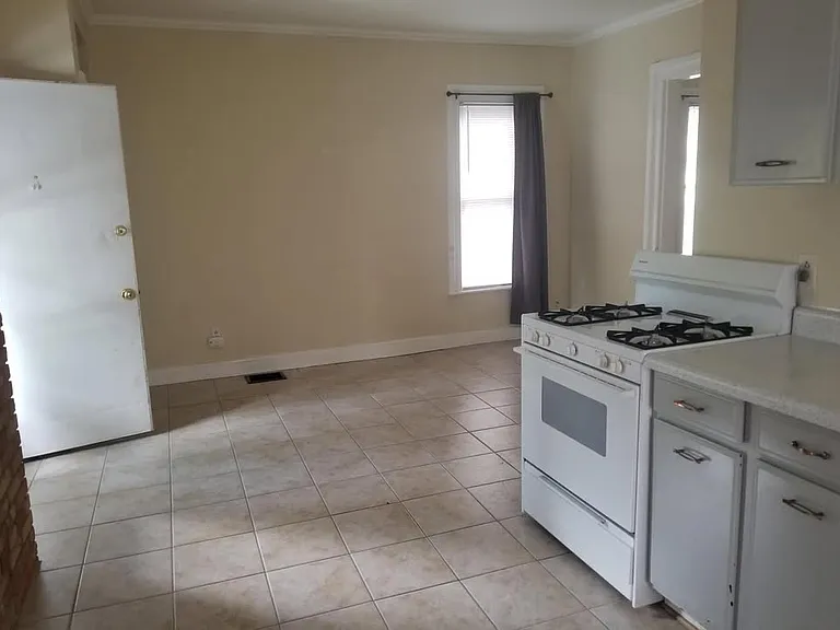 70 Adams St #2 — Photo 10