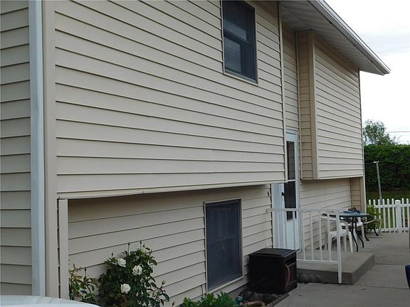 2nd image of 3717 Cambridge Dr