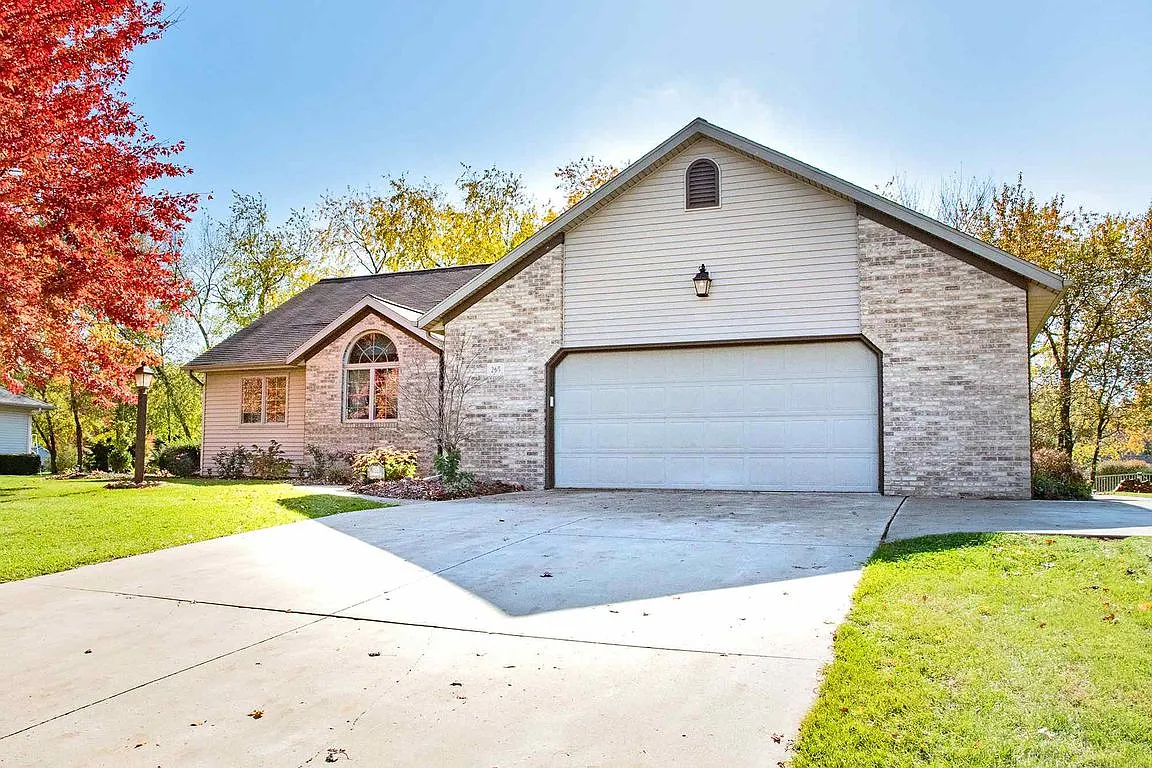 265 E Birchwood Ct photo 1