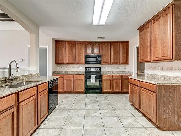 5th image of 1624 Grassy View Dr