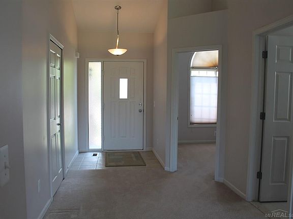 4th image of 28177 Cottonwood Ct