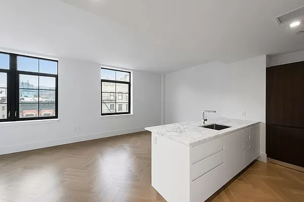 Rented by SERHANT. | media 15