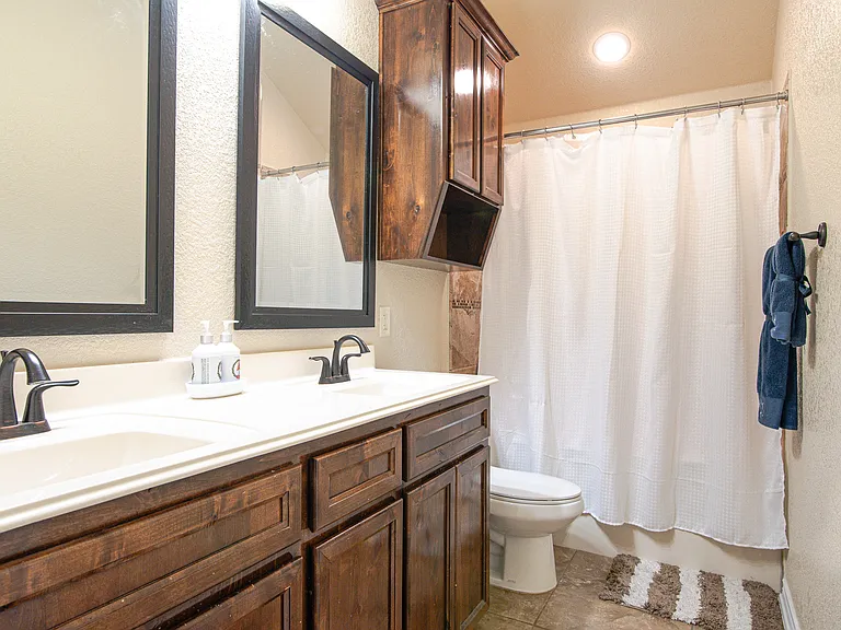 2040 Chinquapin Ln — Photo 12