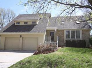 464 NW Hampshire Ct, Blue Springs, MO 64014