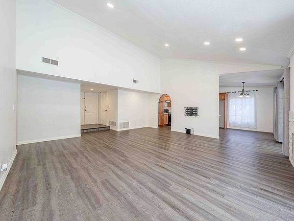 3rd image of 3518 Ramona Dr