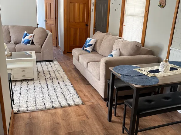 160 Main St #1, Broad Brook, CT 06016