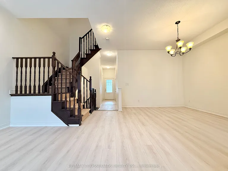 158 Harvest Hills Blvd — Photo 3