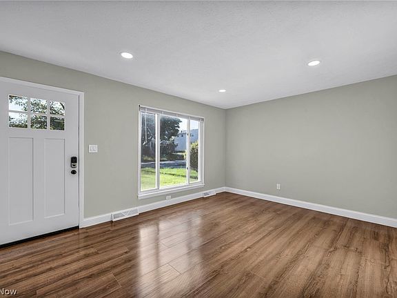 5th image of 1074 E 168th St