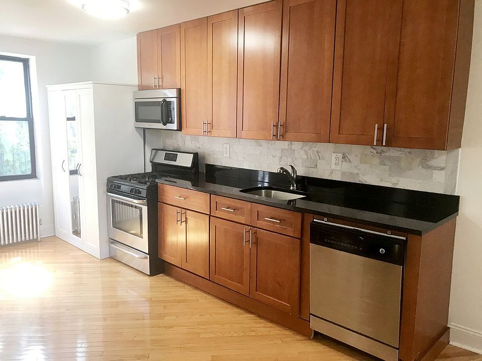 1st image of 315 4th Ave APT 3R