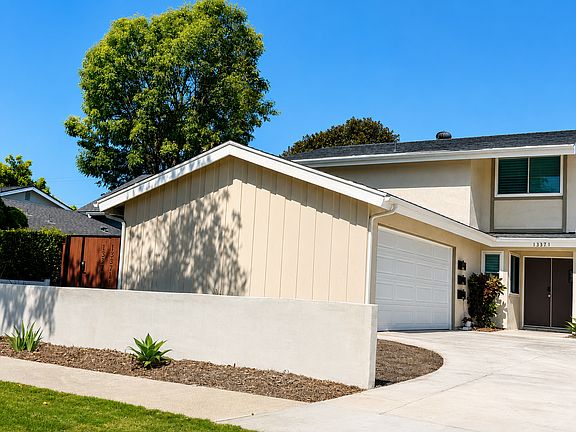2nd image of 13371 Diamond Head Dr