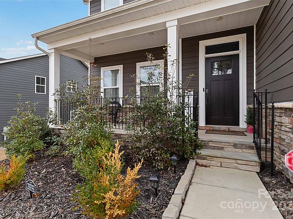 2nd image of 8521 Everwood Ave