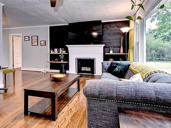 5th image of 432 Whealton Rd