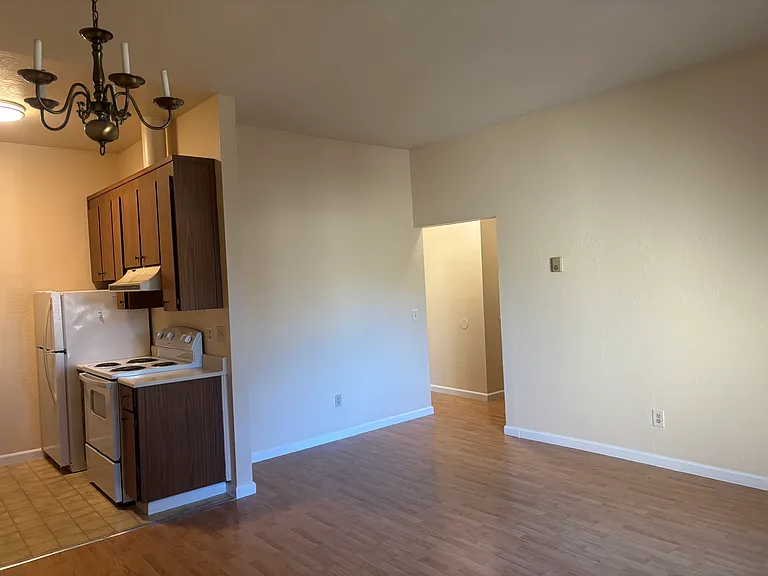 36 Cottage Ave #3 — Photo 3