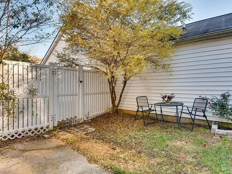 635 Chantress Ct — Photo 12