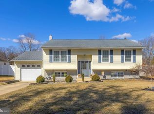 13 Elizabeth Pl, Sicklerville, NJ 08081